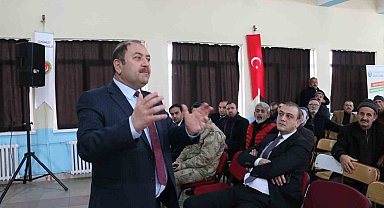 Üzümlü'de çiftçilere bağ hastalıkları anlatıldı