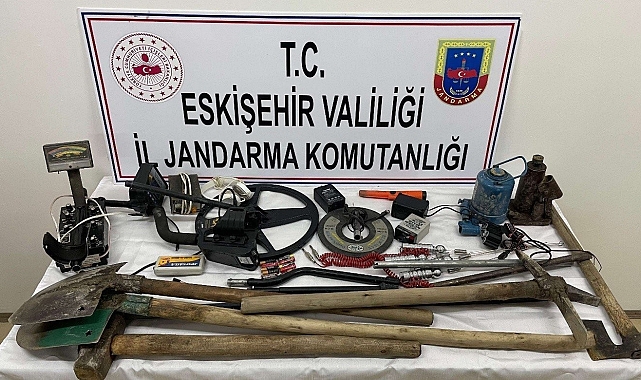 Kaçak kazı yapan şahsılar suçüstü yakalandı