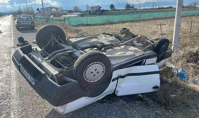 Kontrolden çıkan otomobil takla attı: 2 yaralı