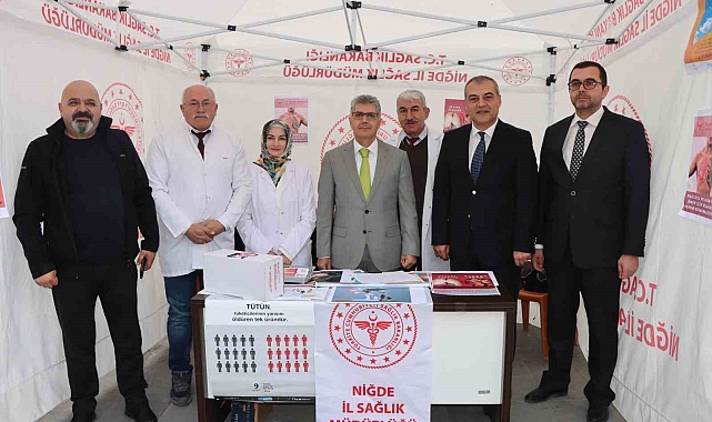 Niğde'de sigaranın zararlarına stantta dikkat çekildi