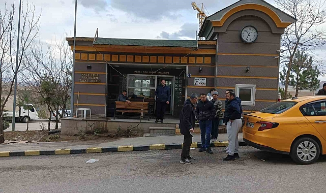 Taksi durakları arasındaki husumet kanlı bitti: 1 kişi yaralı