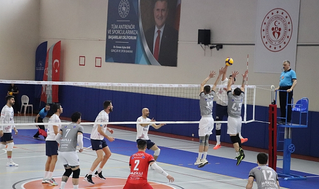 TVF Erkekler 2. Lig yarı final etabı nefesleri kesti