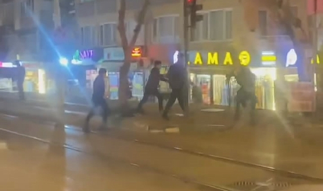 Alacak verecek meselesi sokağa taştı...Cadde boks ringine döndü