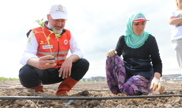 Başkan Çolakbayrakdar, "Projelerimizde kadınlara, her zaman pozitif ayrımcılık yapıyoruz"
