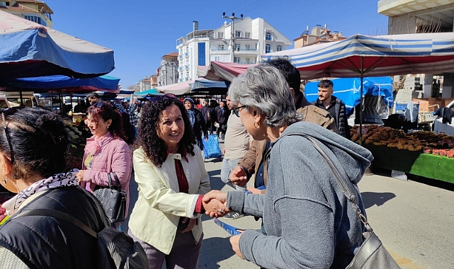İYİ Parti Karaman Belediye Başkan Adayı Nihal Tümene, Perşembe Pazarı Esnafı ve Halkıyla Buluştu