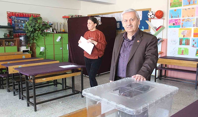 Karaman'da okullara sandık ve oy kullanma kabinleri yerleştirildi