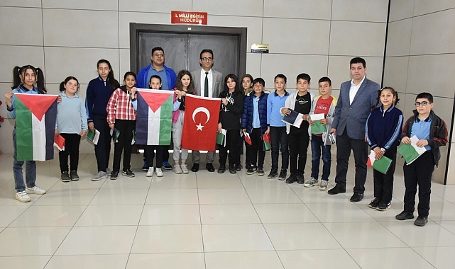 Karaman'da ortaokul öğrencileri Gazze için tek yürek oldu