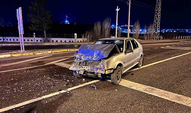 Kayganlaşan yol kazayı beraberinde getirdi:2 yaralı
