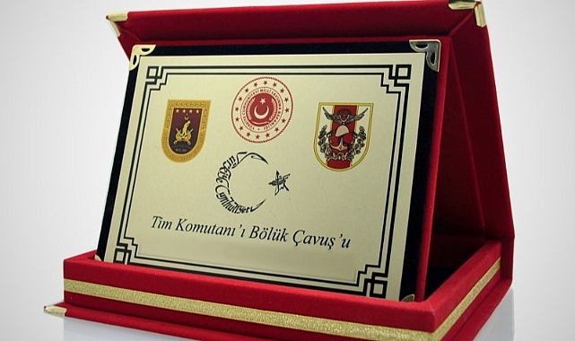 Kişiye Özel Plaketler: Unutulmaz Bir Hediye Seçeneği