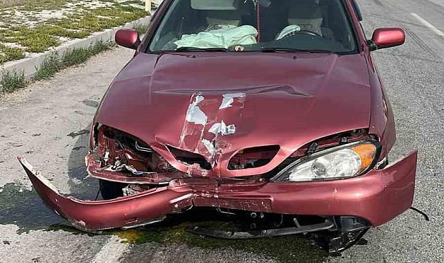 Konya'da otomobil kaldırıma çarptı: 5 yaralı