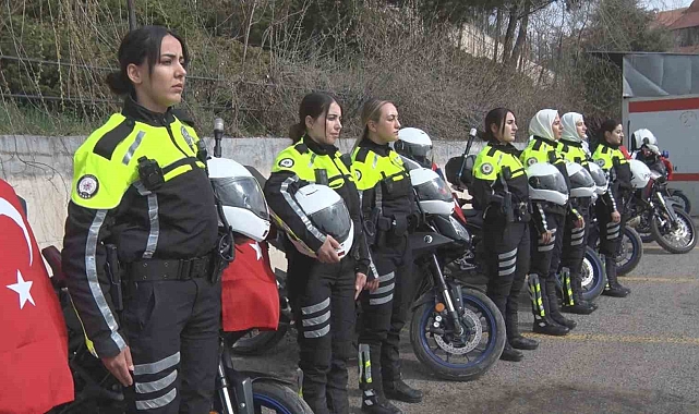 Motosikletli kadın polisler 8 Mart'ta görev başında