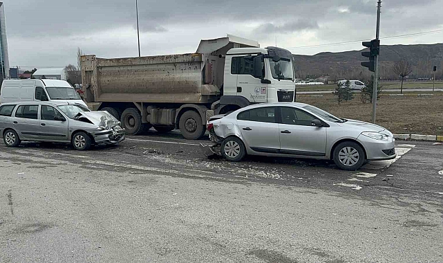 Sivas'ta kaza: 3 yaralı