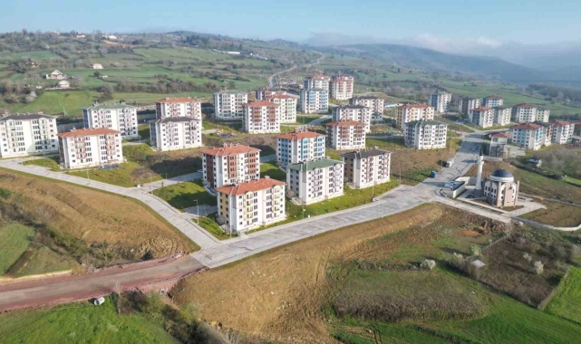 TOKİ'den Kocaeli'de gerçekleştirilen anahtar teslim töreninde arbede yaşandığı iddialarına yalanlama