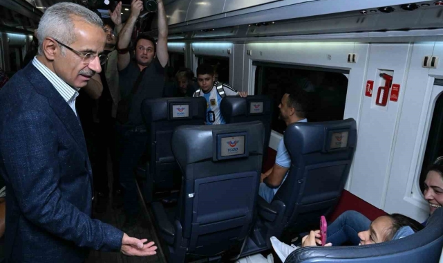 Ulaştırma ve Altyapı Bakanı Uraloğlu: "Emeklilerimize trenlerde yüzde 10 indirim uygulayacağız"