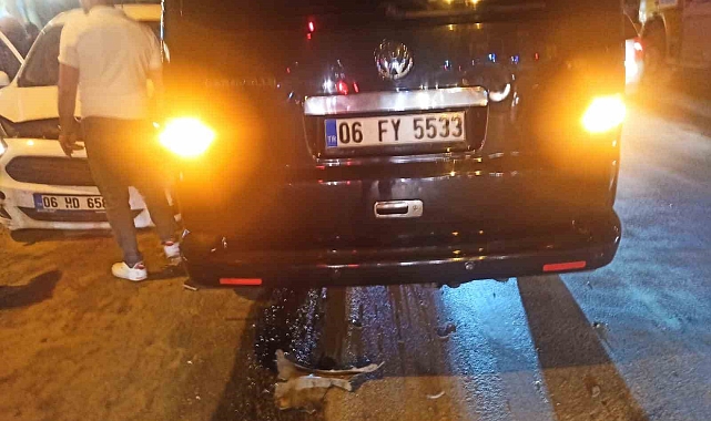 Ankara'da 3 aracın karıştığı zincirleme kaza: 3 yaralı