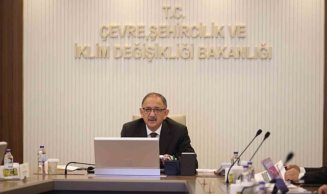 Bakan Özhaseki: "Yıl sonuna kadar 200 bin deprem konutunu teslim edeceğiz"