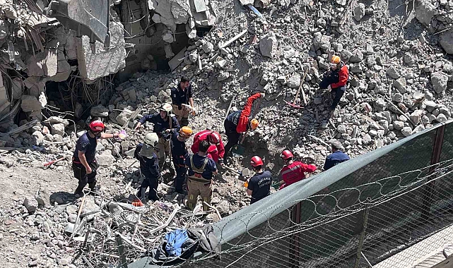 Başkentte bir kişi çöken istinat duvarının altında kaldı
