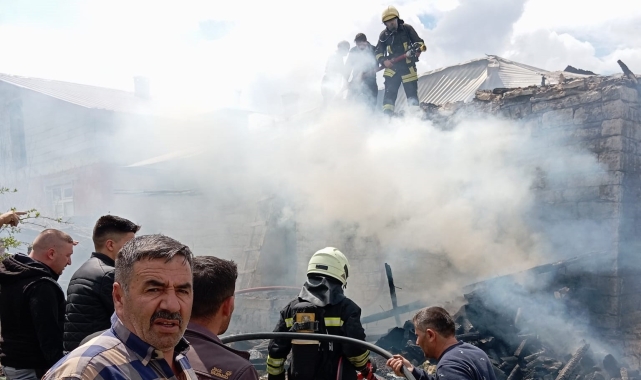 Beyşehir'de korkutan ev yangını