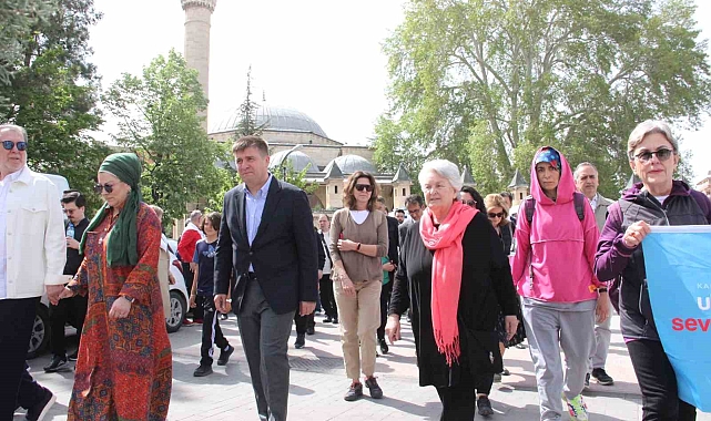 Hazreti Mevlana için Karaman'dan Konya'ya Sevgi ve Barış Yürüyüşü düzenlendi