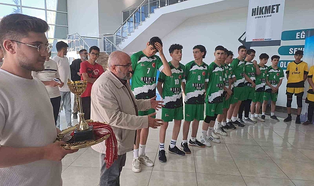 İmam-Hatip okulları arasında spor heyecanı devam ediyor