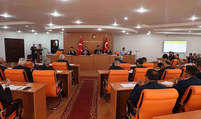 Karaman Belediyesi'nde yeni dönemin ilk meclis toplantısı yapıldı