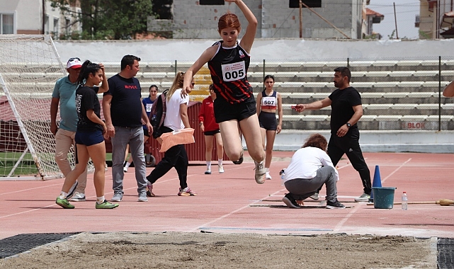Karaman'da başlayan Atletizm Grup Yarışmalarına 14 ilden 425 sporcu katılıyor