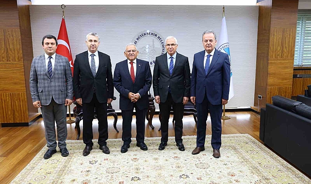 Kaymakamlardan Başkan Büyükkılıç'a "hayırlı olsun" ziyareti