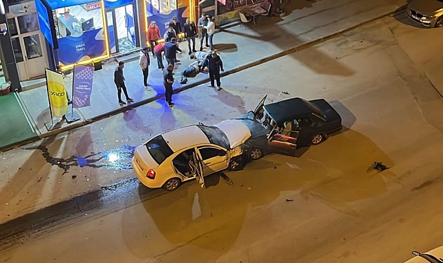 Kayseri'de 3 aracın karıştığı kaza güvenlik kamerasına yansıdı