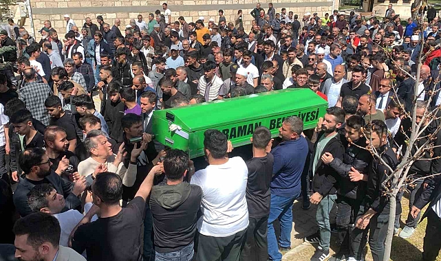 Kazada hayatını kaybeden 17 yaşındaki Hasan Akova yolculuğuna uğurlandı