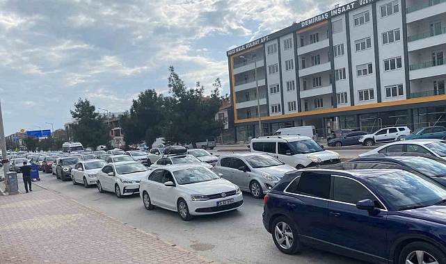 Konya-Ankara yolunun geçiş noktası Kulu'da tatil dönüşü yoğunluğu
