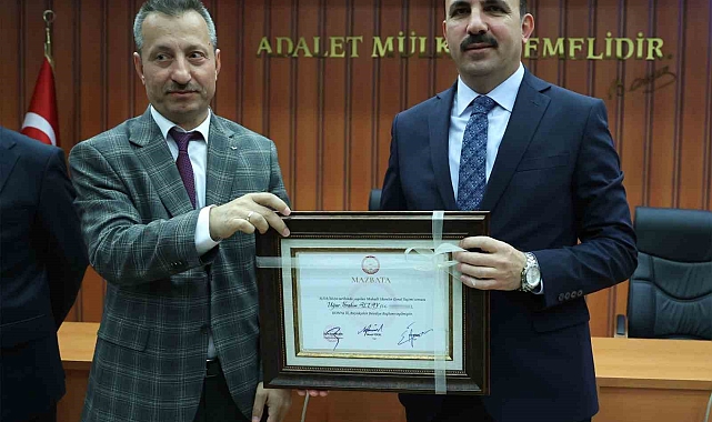 Konya Büyükşehir Belediye Başkanı Altay mazbatasını aldı