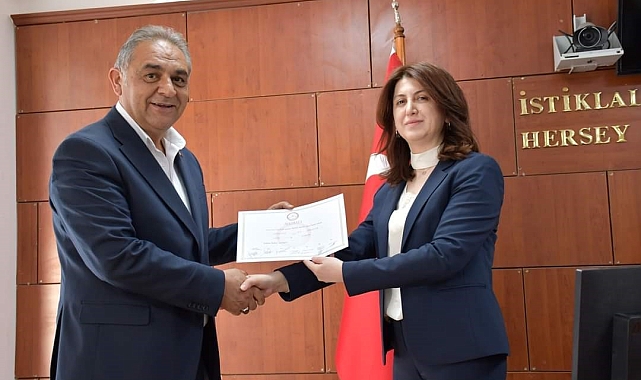 Mazbatasını alan Başkan Çiftçi 3. kez alarak göreve başladı