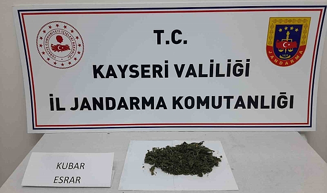 Şüphe üzerine durdurulan araçtan uyuşturucu çıktı