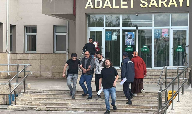 1 kişiyi öldürüp 1 kişiyi yaraladı, mahkemede ise susmayı tercih etti