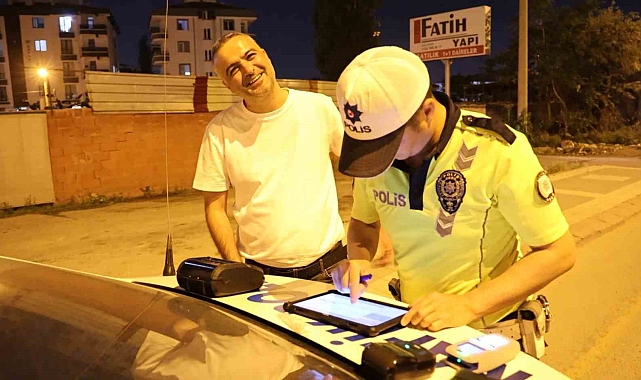 3. kez alkollü yakalanan sürücü, gülerek "İnsanlık hali" dedi