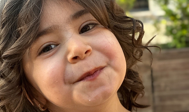 7 yaşındaki Yüsra'nın acı vedası...Hastaneye yürüyerek gitti cenazesi çıktı