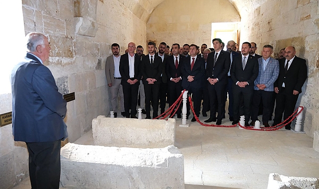 747’nci Türk Dil Bayramı ve Yunus Emre’yi Anma Günü Etkinlikleri Kapsamında Karamanoğlu Mehmet Bey’in Türbesi Ziyaret Edildi