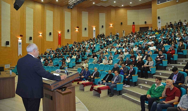 Ahi Evran Tıp Öğrenci Sempozyumu'nda hekimlik konuşuldu