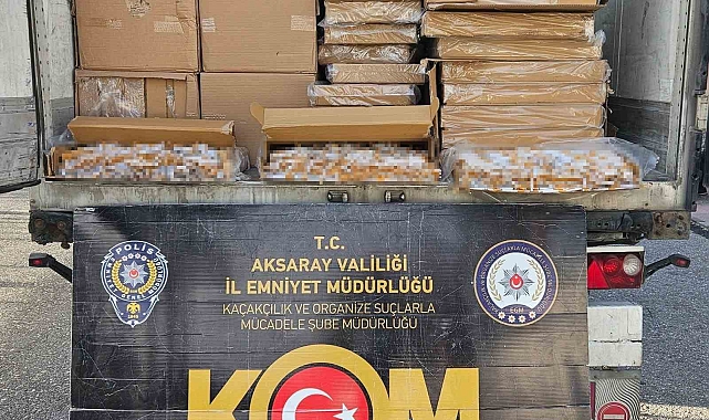 Aksaray'da tırın dorsesinde 800 bin adet dolu makaron ele geçirildi
