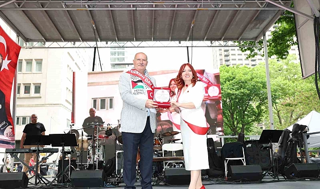 ATO heyetinden New York'taki Türk Günü Yürüyüşü'nde Filistin'e destek mesajı