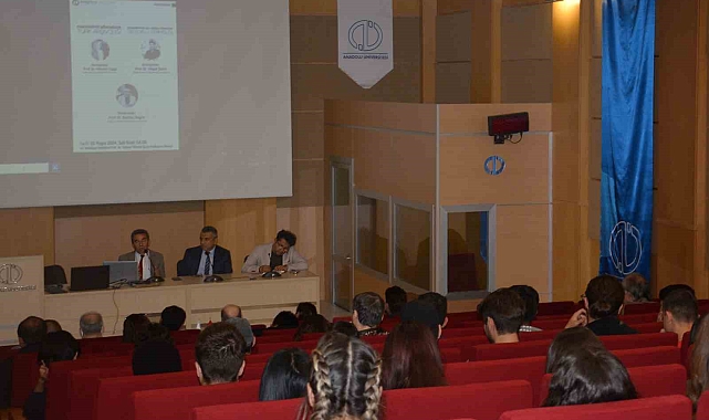Edebiyat Fakültesinde Türk Arşivciliği ve Selçuklu Tarihçiliği konuşuldu