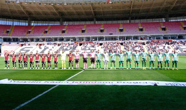 Eskişehirspor evindeki son maçında 4-1'lik skorla galip geldi