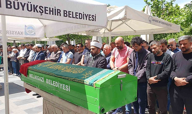 Feci kazada hayatını kaybeden öğretmen Kayseri'de toprağa verildi