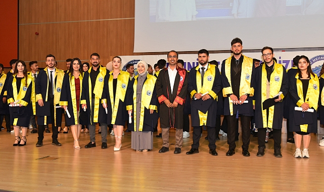 KMÜ'de haftanın son mezuniyet törenleri düzenlendi
