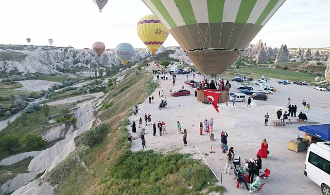 Kutlamalar gökyüzünde başladı