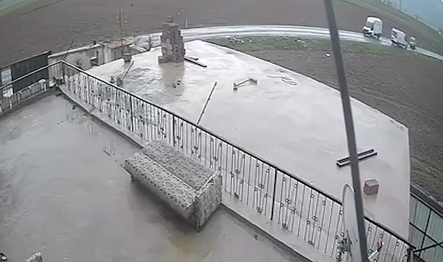 Niğde'de 1 kişinin öldüğü, 2 kişinin yaralandığı kaza güvenlik kamerasında