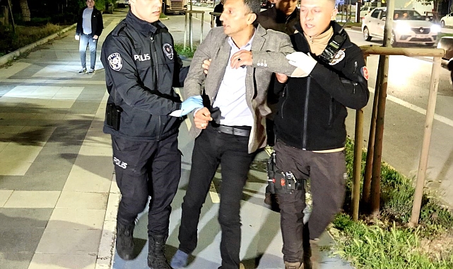 Polis ehliyet istedi, alkollü sürücü ise ayakkabı: İlginç diyalog kamerada
