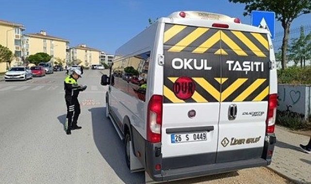 Polis ekipleri okulların çevresindeki denetimleri