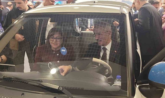Yüzde yüz yerli ve elektrikli mini araç "Mango Car" Ankara'da tanıtıldı