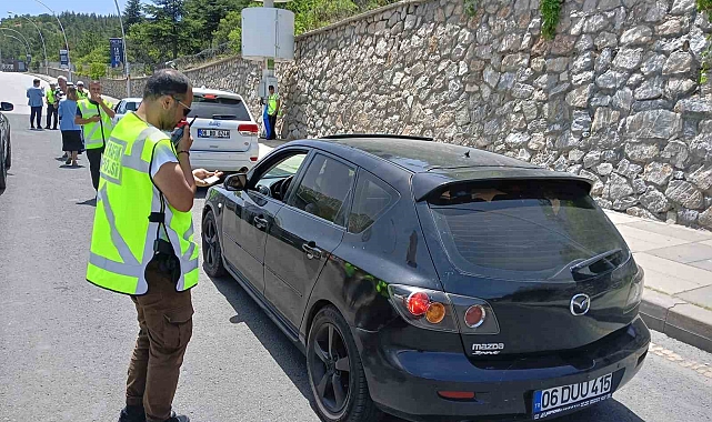 Başkentte bayram trafiği denetimi 18 bini aşkın polisle gerçekleştiriliyor